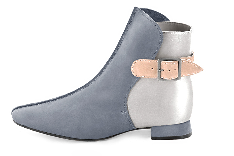 Mouse grey, light silver and powder pink women's ankle boots with buckles at the back. Square toe. Flat flare heels. Profile view - Florence KOOIJMAN